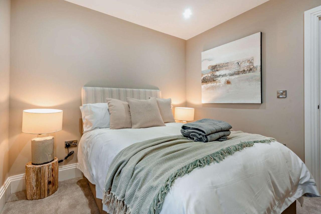 Riverview * Burford